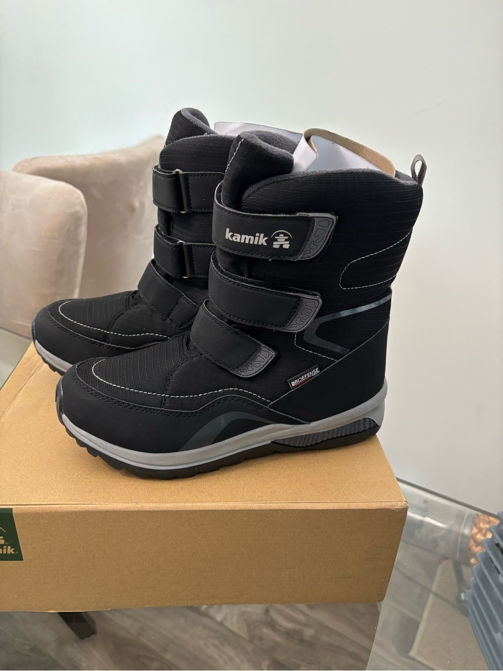 Kamik Black Kids Winter Boots with Triple Hook-and-Loop Straps US 6Y